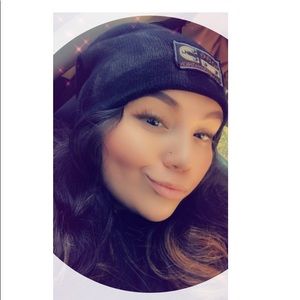 Meet your Posher, Claudia lorena